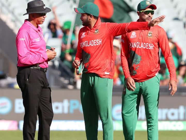WATCH: Shakib Al Hasan Charges At Umpire Over Wide Ball Decision During BPL 2023 Match WATCH: Shakib Al Hasan Charges At Umpire Over Wide Ball Decision During BPL 2023 Match