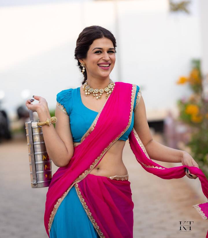 'లాహోర్' సినిమాతో బాలీవుడ్ ప్రేక్షకులకు పలకరించింది. Photo Credit: Shraddha Das/Instagram