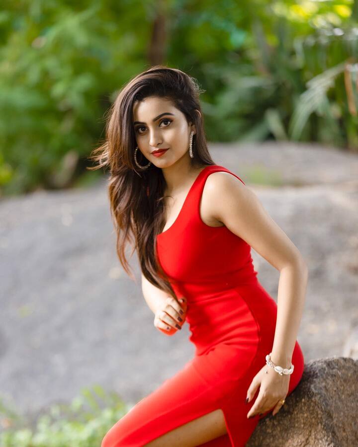 దీపికా పిల్లి అందమైన ఫోటోలు -Image Credit: Deepika pilli/Instagram