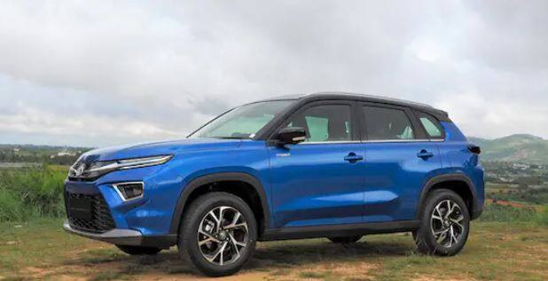 ਟੋਇਟਾ ਅਗਲੇ ਹਫਤੇ ਆਟੋ ਐਕਸਪੋ ਵਿੱਚ ਆਪਣੀ ਹਾਲ ਹੀ ਵਿੱਚ ਲਾਂਚ ਕੀਤੀ ਮਿਡ-ਸਾਈਜ਼ SUV ਹਾਈਰਾਈਡ ਦੇ CNG ਵੇਰੀਐਂਟ ਨੂੰ ਪੇਸ਼ ਕਰੇਗੀ। ਮਾਰੂਤੀ ਸੁਜ਼ੂਕੀ ਦੀ ਗ੍ਰੈਂਡ ਵਿਟਾਰਾ ਅਤੇ ਟੋਇਟਾ ਹਾਈਰਾਈਡ SUV ਦੋਵੇਂ ਇੱਕੋ ਪਲੇਟਫਾਰਮ 'ਤੇ ਬਣੀਆਂ ਹਨ। ਮਾਰੂਤੀ ਸੁਜ਼ੂਕੀ ਨੇ CNG 'ਚ ਆਪਣੀ Vitara Brezza ਨੂੰ ਪੇਸ਼ ਕੀਤਾ ਹੈ।