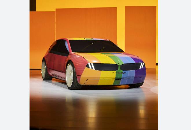 BMW ने लॉस वेगास येथे कंझ्युमर इलेक्ट्रॉनिक्स शो 2023 ही कार सादर केली आहे. गेल्या वर्षीही BMW ने ही कार प्रदर्शनासाठी ठेवली होती.  (PC : Motor1.com)