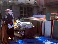 Sinking of Joshimath: कहीं घरों के बाहर पड़ा सामान तो कहीं दो हिस्सों में बंटी दिखी सड़क... जोशीमठ से सामने आईं ये भयावह तस्वीरें