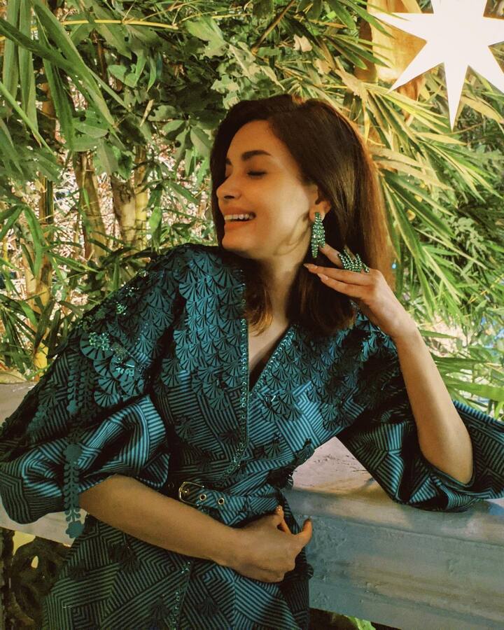 'कॉकटेल' या रोमँटिक कॉमेडी चित्रपटातून तिने बॉलिवूडमध्ये पदार्पण केले. .(फोटो सौजन्य:dianapenty/इंस्टाग्राम)