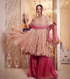 PHOTO: अभिनेत्री गौहर खानने फ्लाँट केला बेबी बंप; पाहा फोटो!