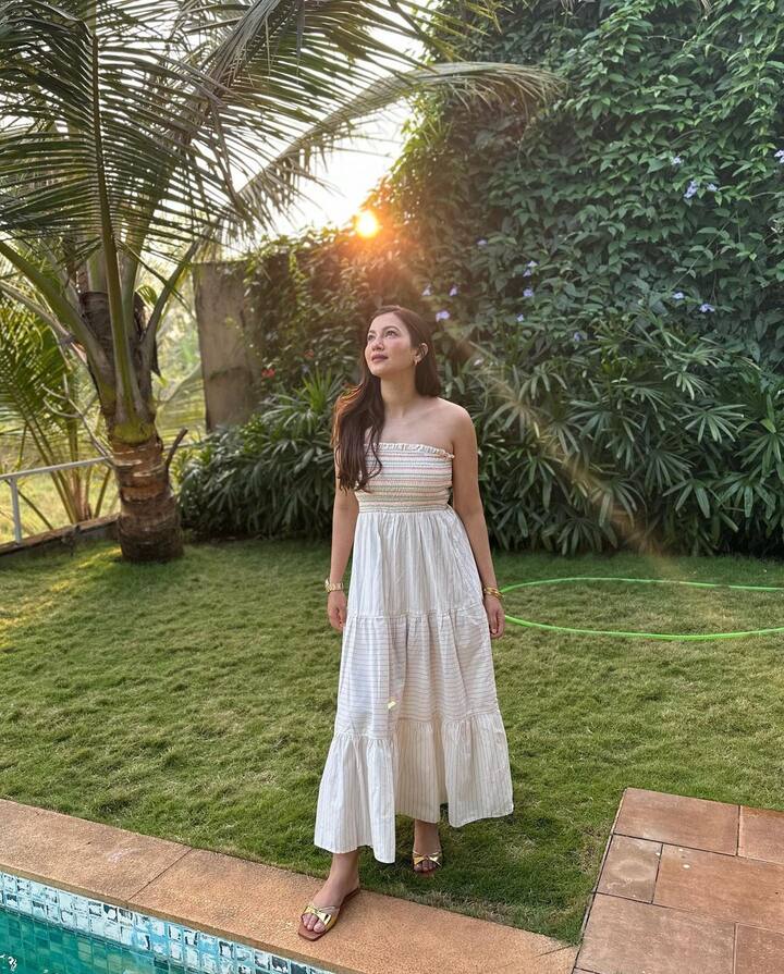 आता गौहर खान हिने सोशल मीडियावर बेबी बंप फ्लाँट करत तिने फोटो शेअर केले आहेत. (फोटो सौजन्य :gauaharkhan/इंस्टाग्राम)