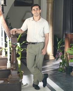 कौन हैं Alia Bhatt के साथ नजर आ चुके Anuj Saini? 'गांधी गोडसेः एक युद्ध' से बॉलीवुड में करेंगे डेब्यू