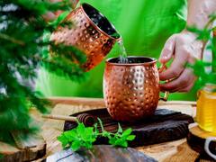 Copper Vessel Water: तांबे के बर्तन में पानी पीना चाहिए या नहीं? यहां जानें जवाब