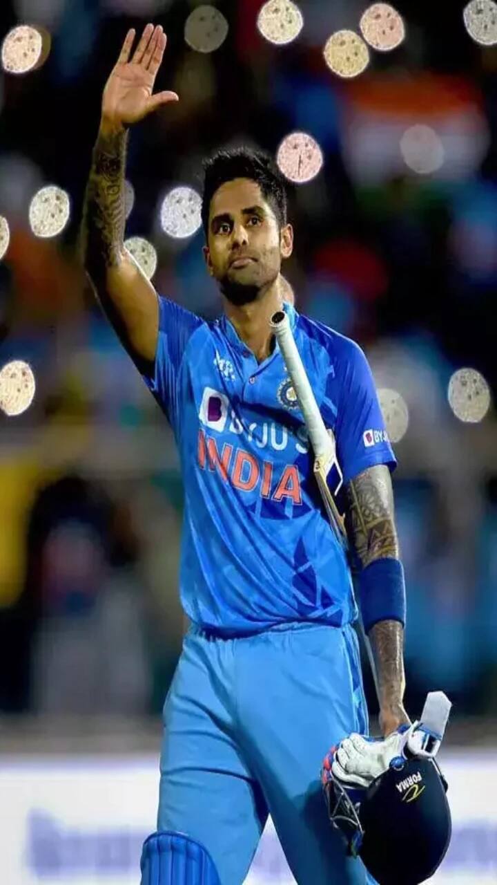 রানিং বিটুইন দ্য উইকেট যত দ্রুত হওয়া এখনের সময় আধুনিক ক্রিকেটে খুব দরকার। পাশের পেশি মজবুত ও টোনড রাখতে নিয়মিত দৌড়োন সূর্যকুমার যাদব।