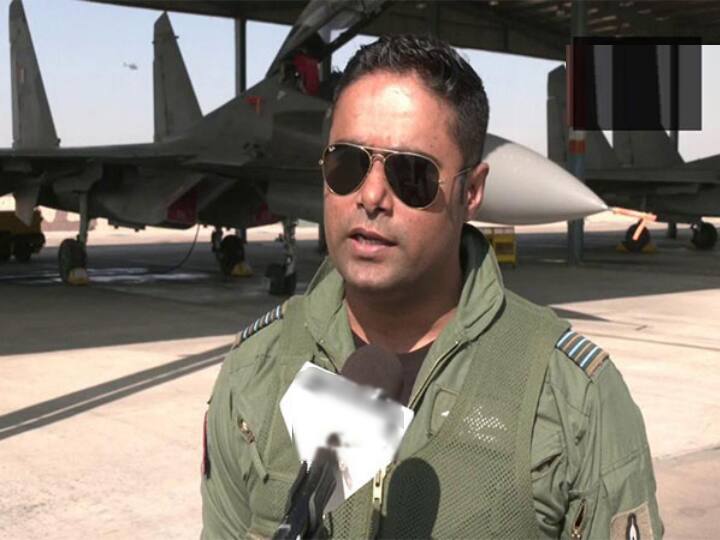 Indian Air Force sukhoi 30 MKI combat aircraft BrahMos Astra missiles Integration give us edge over Flankers operated by other countries अस्त्र और ब्रह्मोस मिसाइलों से हमारे सुखोई-30 को मिली चीन जैसे देशों के लड़ाकू विमानों पर बढ़त: फाइटर पायलट अर्पित काला