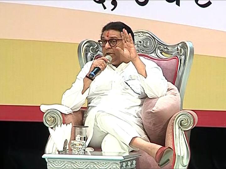 आजची राजकीय स्थिती लयाला गेली आहे. जाती-जातीमध्ये तेढ निर्माण करणे. त्यामध्ये महापुरुषांना खेचलं जात आहे. हल्ली कोणीही काहीही बोलत आहे.