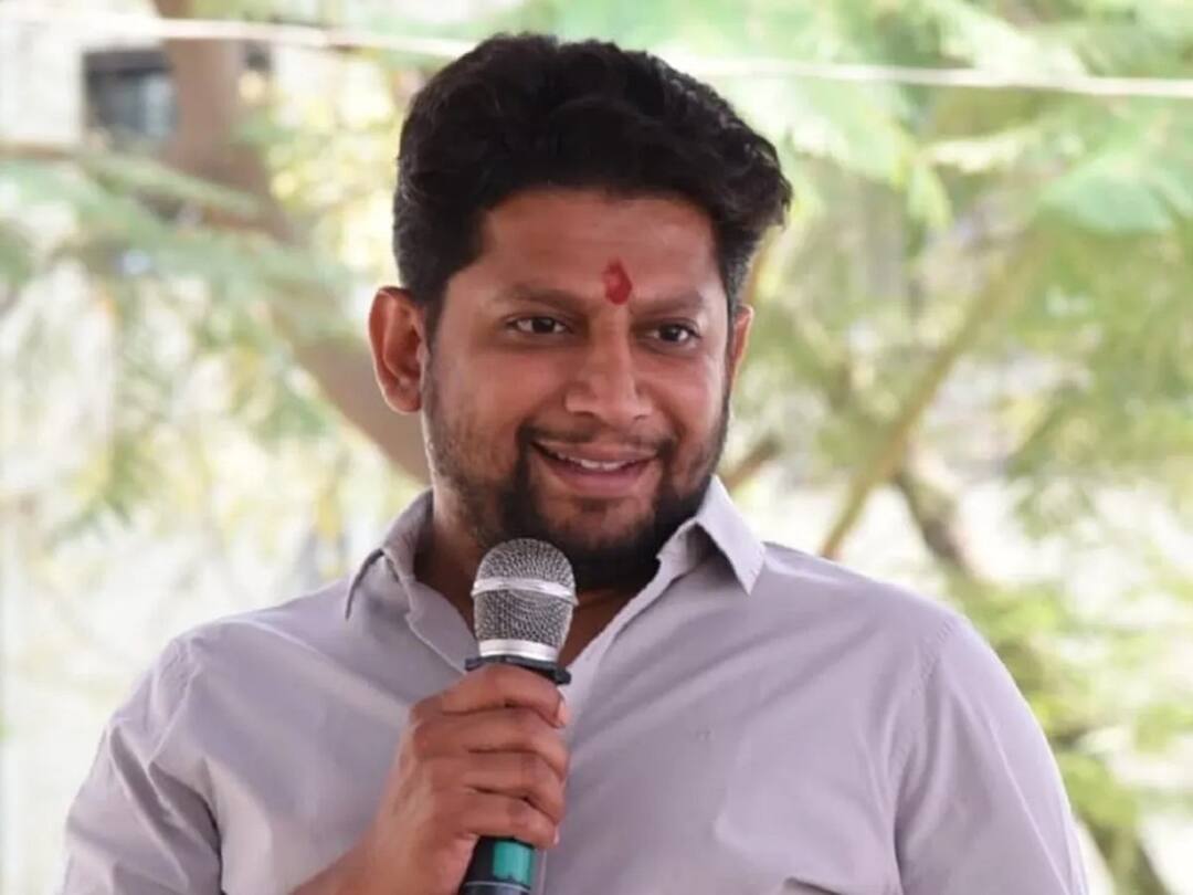 Sujay Vikhe-Patil : जनतेच्या प्रेमामुळंच मी राजकारणात, वाचा नेमकं काय म्हणाले सुजय विखे पाटील Maharashtra Ahmednagar I am in Politics Because of people love Says Sujay Vikhe-Patil Sujay Vikhe-Patil : जनतेच्या प्रेमामुळंच मी राजकारणात, वाचा नेमकं काय म्हणाले सुजय विखे पाटील