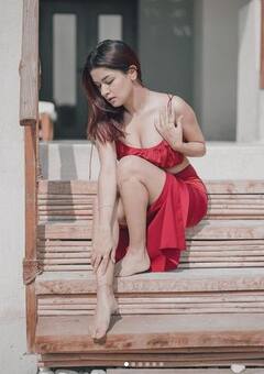 Avneet Kaur: ਪਲੰਜਿੰਗ ਨੇਕ ਡਰੈੱਸ ਪਹਿਨ ਕੇ ਅਵਨੀਤ ਕੌਰ ਨੇ ਇੰਟਰਨੈੱਟ 'ਤੇ ਮਚਾਈ ਤਬਾਹੀ, ਵੇਖੋ ਤਸਵੀਰਾਂ