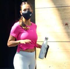 कभी बिकिनी तो कभी इवेंट ड्रैस में, जब मलाइका अरोड़ा ने बेबाकी से फ्लॉन्ट किए अपने स्ट्रैच मार्क्स