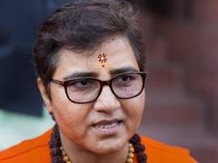 'नफरत फैलाने का काम कर रहीं प्रज्ञा ठाकुर', खुला पत्र लिखकर पूर्व नौकरशाहों ने की ये मांग