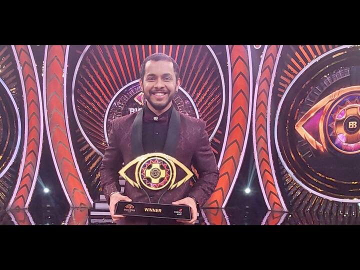 Bigg Boss Marathi 4 : बिग बॉस मराठी'च्या चौथ्या पर्वाचा विजेता कळव्याचा Akshay kelkar ठरला आहे.