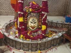 मावे का श्रृंगार और जटाशंकर बन गए महाकाल, भस्मारती में मस्तक पर धारण किया सूर्य