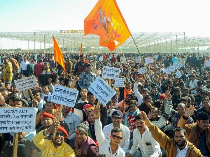 MP Karni Sena Protest big movement against CM shivraj singh chouhan government kamal nath tweeted MP ann Karni Sena Protest: भोपाल में चल रहे आंदोलन ने CM शिवराज सरकार की नींद उड़ाई, कमलनाथ ने लगाया मरहम