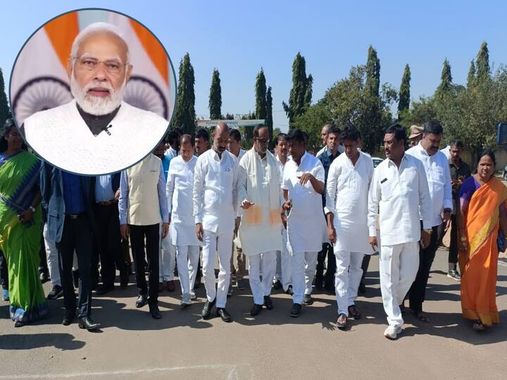 Hyderabad PM Modi tours Telangana on 19th January laid foundations of Rs 2400 crore development works DNN PM Modi Tour : తెలంగాణకు ప్రధాని మోదీ న్యూ ఇయర్ గిఫ్ట్, 19న రూ.2400 కోట్ల అభివృద్ధి పనులకు శ్రీకారం- బండి సంజయ్