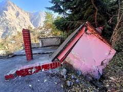 जोशीमठ पहुंची केंद्र के विशेषज्ञों की टीम, कांग्रेस ने BJP को घेरा, कहा- राष्ट्रीय आपदा करें घोषित