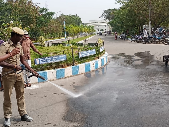 கரூர்: மக்கள் குறைதீர்க்கும்  நாள் கூட்டத்தில் மாற்றுத்திறனாளி  தீக்குளிக்க முயற்சி