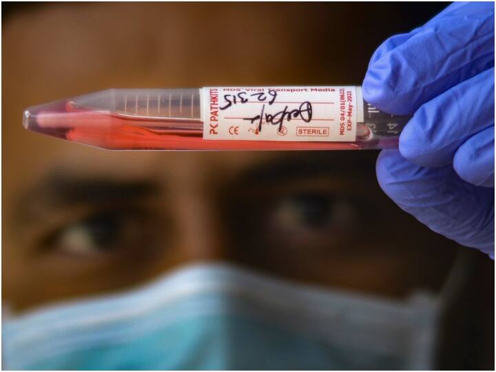 Coronavirus in India Sentinel sequencing reveals presence of all Omicron Variants in India Coronavirus: देश में ओमिक्रोन के सभी सब-वेरिएंट मिले, नहीं हुआ ट्रांसमिशन, विदेश से आए यात्रियों की जीनोम सीक्वेंसिंग से हुआ खुलासा