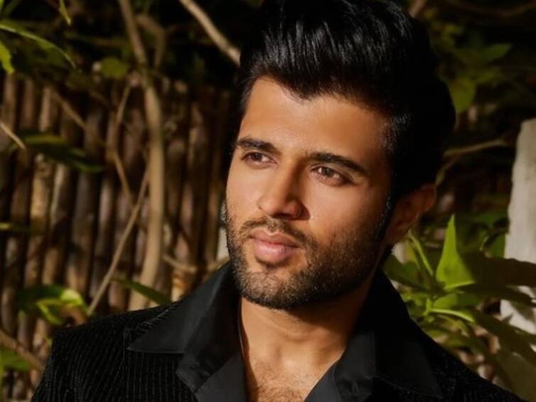 Actor Vijay Deverakonda gifts 5-day Manali holiday to 100 fans Vijay Deverakonda: ১০০ অনুরাগীর জন্য ৫ দিনের মানালি ট্রিপ! বিজয় দেবেরাকোন্ডার বিশেষ উপহার