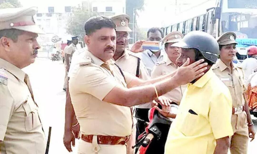 திருச்சியில் போக்குவரத்து விதிமுறைகளை மீறியவர்களுக்கு ரூ.12¾ லட்சம் அபராதம்  விதிப்பு