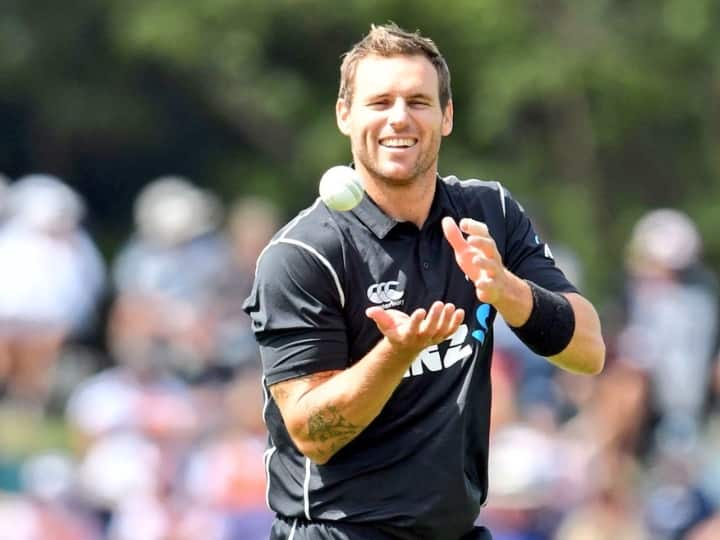 Doug Bracewell replace injured Matt Henry for ODI series against India and Pakistan IND vs NZ: भारत दौरे के लिए न्यूज़ीलैंड टीम में शामिल हुआ यह स्टार तेज़ गेंदबाज़, मैट हेनरी को किया रिप्लेस