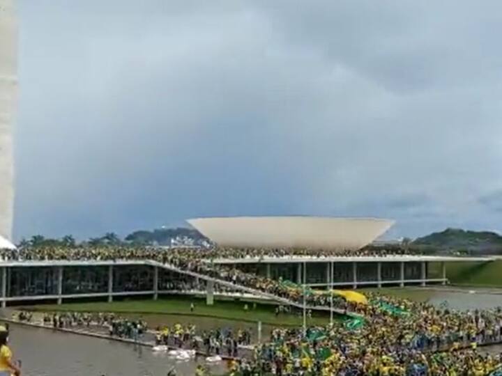 Jair Bolsonaro supporters stormed brazil congress supreme court Presidential palace 5 reasons ब्राजील में बोल्सोनारो समर्थकों ने क्यों की हिंसा? अमेरिका के कैपिटल हिल की दिला दी याद, जानिए बवाल की 5 वजह