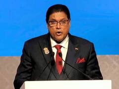 इंदौरः सूरीनाम के राष्ट्रपति चंद्रिका संतोखी ने की PM मोदी की तारीफ, बोले- 'मां और मातृभूमि स्वर्ग से बढ़कर'