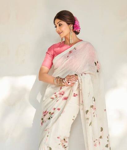 साल 2007 मध्ये एड्स जनजागृतीसाठी राजस्थानमधील एका जाहीर कार्यक्रामात अभिनेत्री शिल्पा शेट्टी आणि हॉलीवूड अभिनेता रिचर्ड गिअर उपस्थित होते.