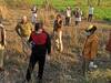 Chitrakoot News: सड़क किनारे युवती का शव मिलने से सनसनी, पत्थर से सिर कुचलकर हत्या की आशंका