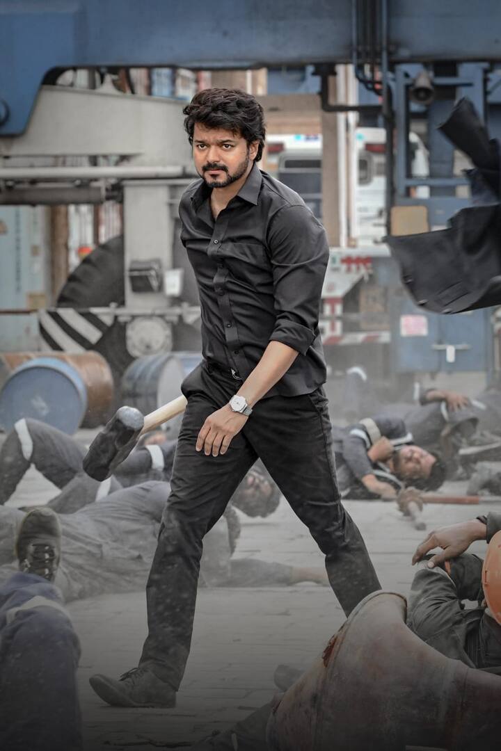 வழக்கம் போல் அனைத்து விஜய் ரசிகர்களும் மகிழ்ச்சி அடைந்தனர்