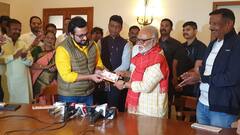 नाशिकमध्ये रंगणार शिवपुत्र संभाजी, अमोल कोल्हे यांनी पहिलं तिकीट भुजबळ यांना दिलं!