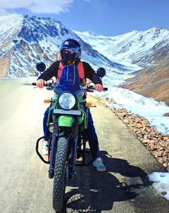 Nashik News : नाशिक जिल्ह्यावर शोककळा, जवान आदित्य जाधव यांचे मनात घर करणारे फोटो