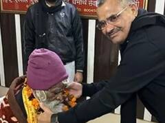 यूपी में 98 साल के कैदी को रिहा किया गया, जेल स्टाफ ने फूल माला पहनाकर दी विदाई