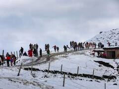 Jammu-Kashmir: ઘર, બારી અને ખીણ, દરેક જગ્યાએ બરફ.... તસવીરો નથી જોઈ તો ઠંડીની મજા નથી લીધી