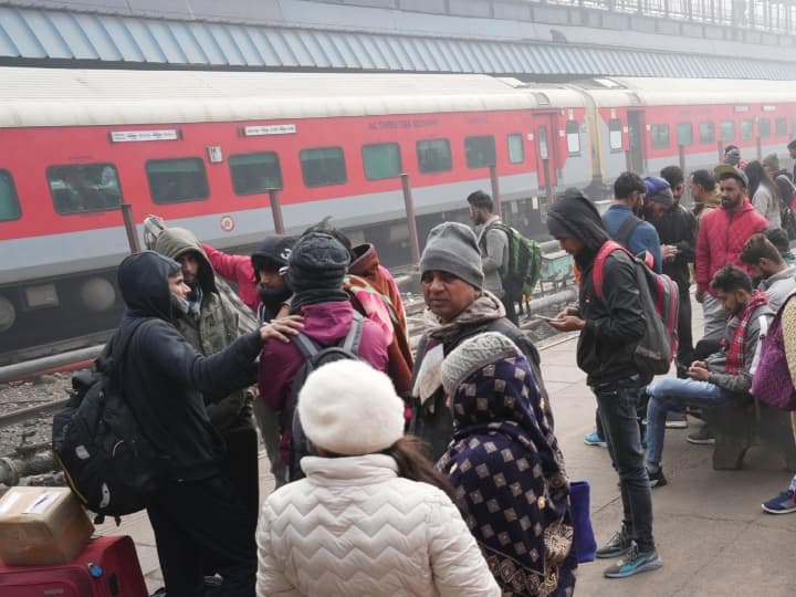 Delhi News Passengers will be able to travel in sleeper coach on general ticket in winter season Indian Railways: सर्दी के मौसम में जनरल टिकट पर स्लीपर क्लास में कर सकेंगे सफर, रेलवे की नई पहल