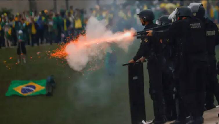 explained why protest in Brazil Bolsonaro supporters invade  presidential palace tensed situation Explained: ब्राजील में नए राष्ट्रपति की शपथ के एक हफ्ते बाद हिंसा क्यों हो रही है, क्या 'श्रीलंका' जैसा होगा हाल