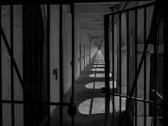 नागपुर सेंट्रल जेल के कैदी के पास मिला फोन और बैटरी, तीन पुलिसकर्मी हुए निलंबित