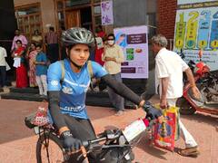 பெண்களுக்கு பாதுகாப்பான நாடு; இந்தியா முழுவதும் சைக்கிள் பயணம் - சேலத்தில் வீராங்கனைக்கு வரவேற்பு