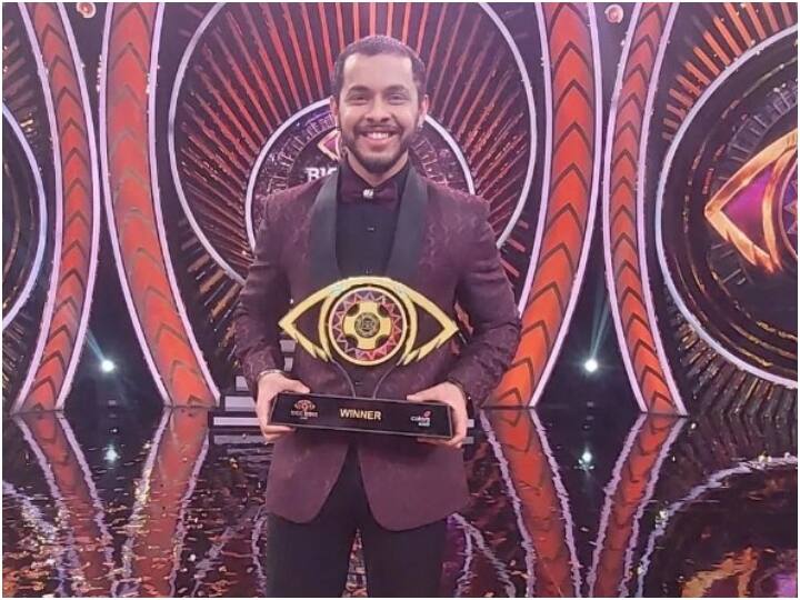 Bigg Boss Marathi 4 winner: ‘नीमा डेन्जोंगपा’ फेम एक्टर अक्षय केलकर ‘बिग बॉस मराठी सीजन 4’  के विनर बने हैं. वह इस सीजन के सबसे पॉपुलर और स्टॉन्ग कंटेस्टेंट थे.