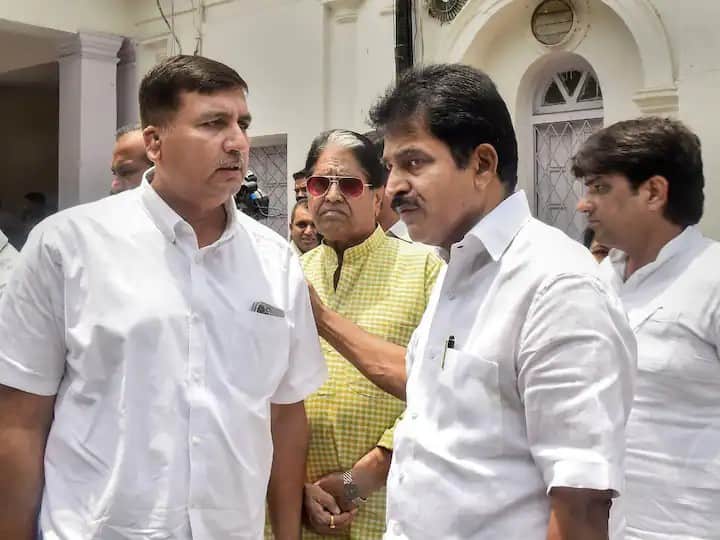 Rajasthan Barmer Congress Leader Harish Chowdhary Targets Government over PM Kisan Bima Yojana  Barmer: 'किसानों के खाते में 2-4 पैसे भेजकर राजनीति करना दुर्भाग्यपूर्ण', हरीश चौधरी का सरकार पर निशाना