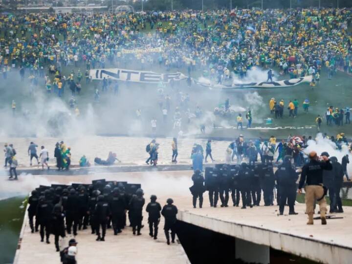 after Iraq America Sri Lanka now brazil Protesters occupy Parliament इराक़, अमेरिका, श्रीलंका और अब ब्राजील, क्या सदन पर 'कब्जा' करना विरोध का सही तरीका है?