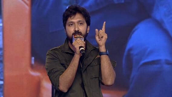 Director Bobby About Chiranjeevi Pawan Kalyan: చిరంజీవిని సినిమాల్లోనే ఉండిపోమన్న బాబీ | ABP Desam