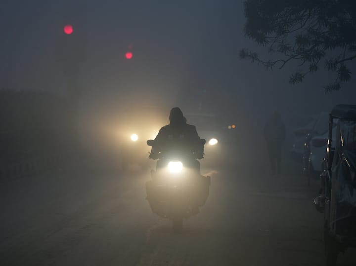 Delhi Cold Wave Seasons Worst Fog, IMD Drizzle Jammu Kashmir Snowfall Cold Wave: Delhi Sees Season's Worst Fog, IMD Predicts Drizzle In Two Days