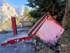 Joshimath Land Sinking: जोशीमठ में राहत-बचाव का प्लान तैयार, गिराई जाएंगी खतरे वाली बिल्डिंग