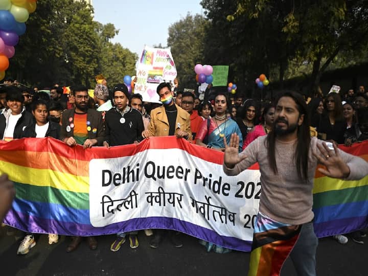 Dancing to drumbeats, shouting slogans, and carrying rainbow flags and signs marked the annual march from Barakhamba Road to Jantar Mantar.