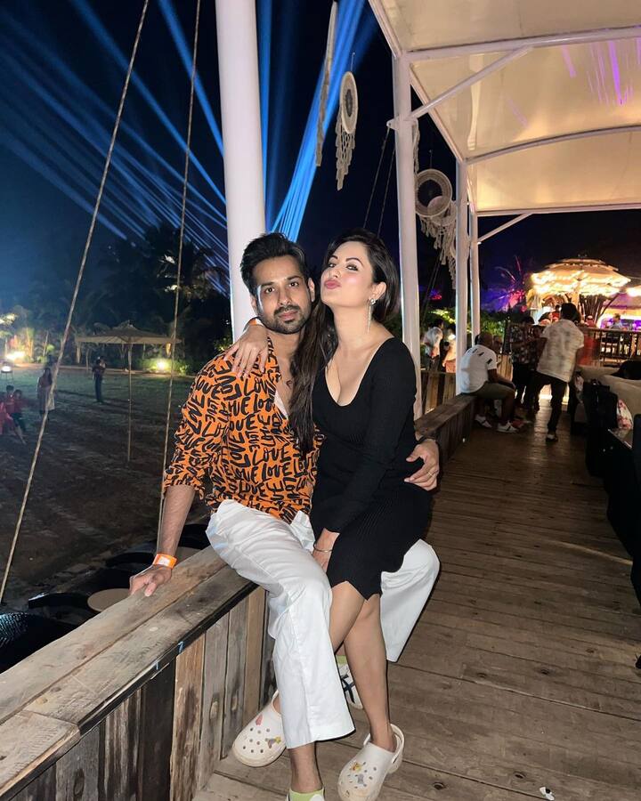 पूजा और कुणाल ने उसके बाद 2021 में गोवा में धूमधाम से परिवारवालों और दोस्तों की उपस्थिति में डेस्टिनेशन वेडिंग की. (Photo Credit- Puja Banerjee Instagram)