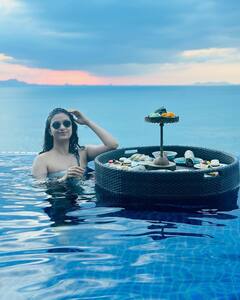 Keerthy Suresh : ‘கன்னித் தீவு பொண்ணா கட்டெறும்பு கண்ணா..’ புது போட்டோஸ் பதிவிட்ட கீர்த்தி சுரேஷ்!